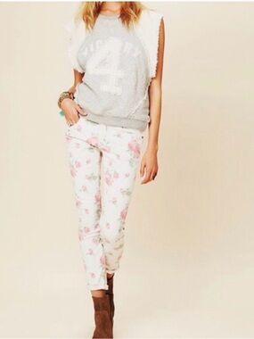 Free People White Floral Cropped Skinny Jeans with Pink Roses